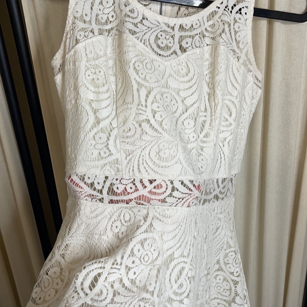 🎉HP🎉GORGEOUS DELICATE LACE DRESS- CREAM WHITE XS - Picture 9 of 10